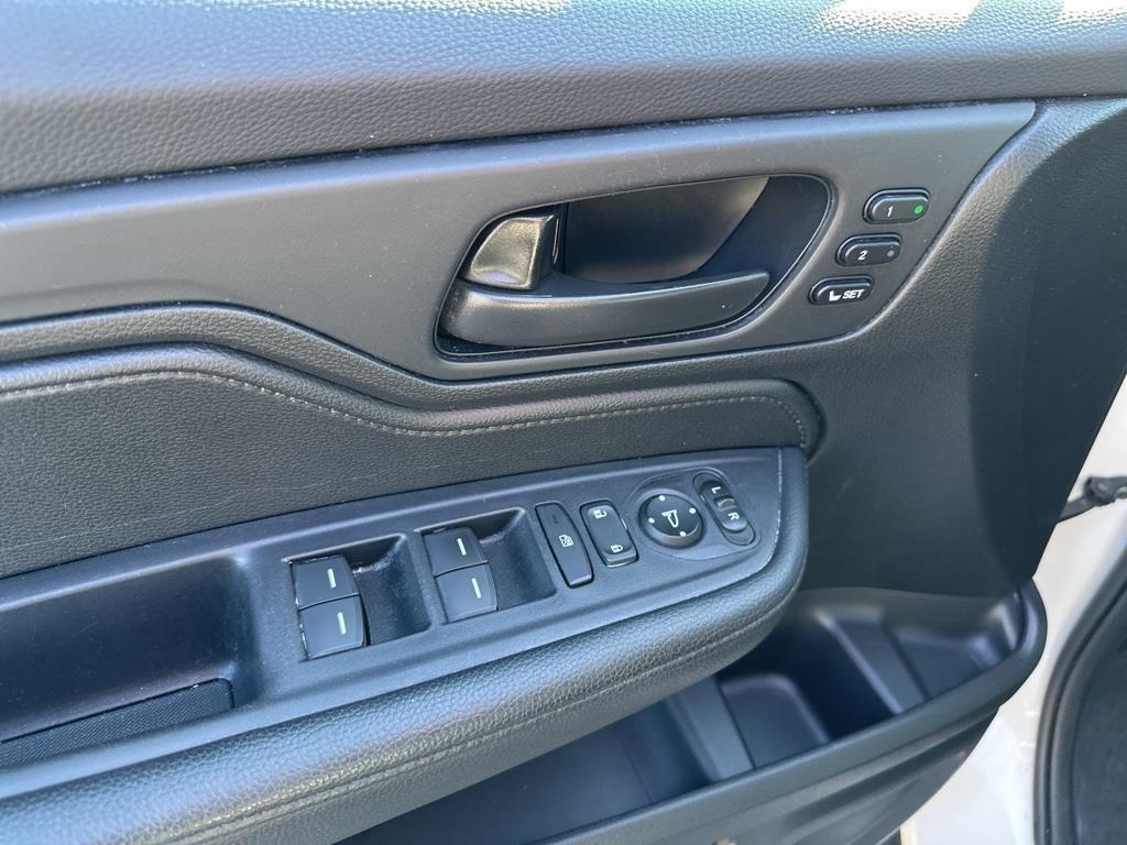 used 2024 Honda Odyssey car, priced at $37,907