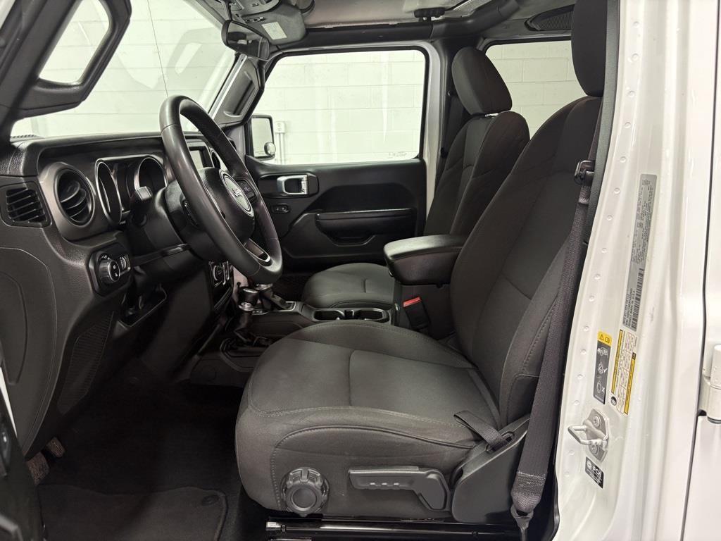 used 2023 Jeep Gladiator car, priced at $31,400
