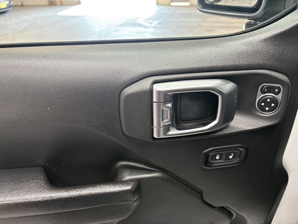 used 2023 Jeep Gladiator car, priced at $31,400