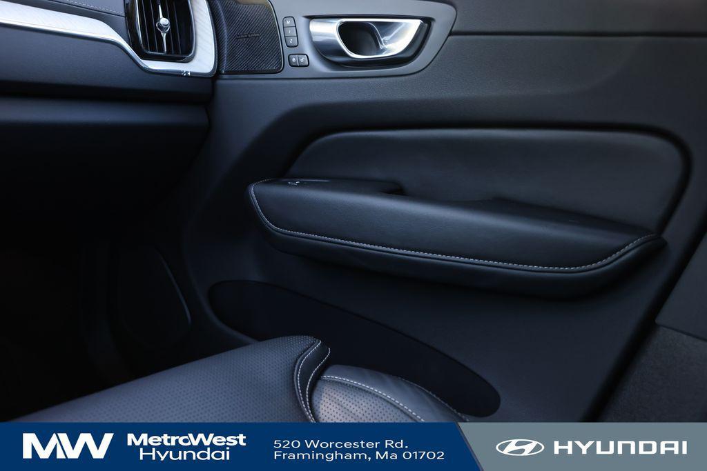 used 2022 Volvo XC60 car, priced at $31,298