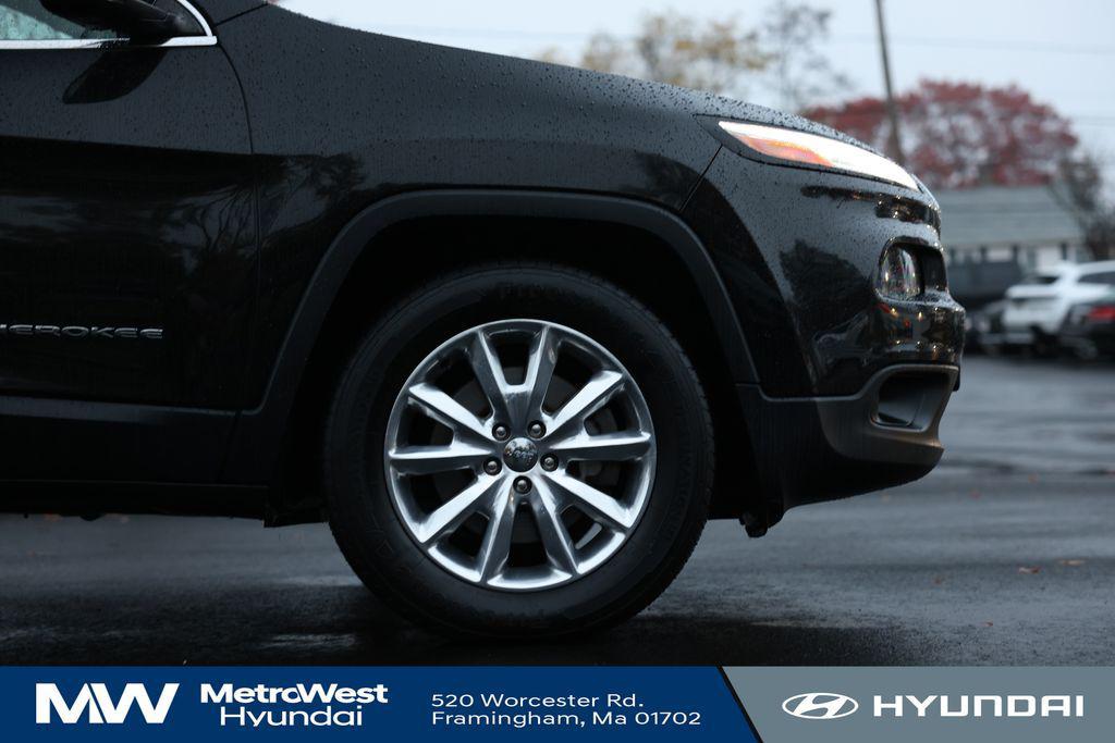 used 2015 Jeep Cherokee car, priced at $13,649