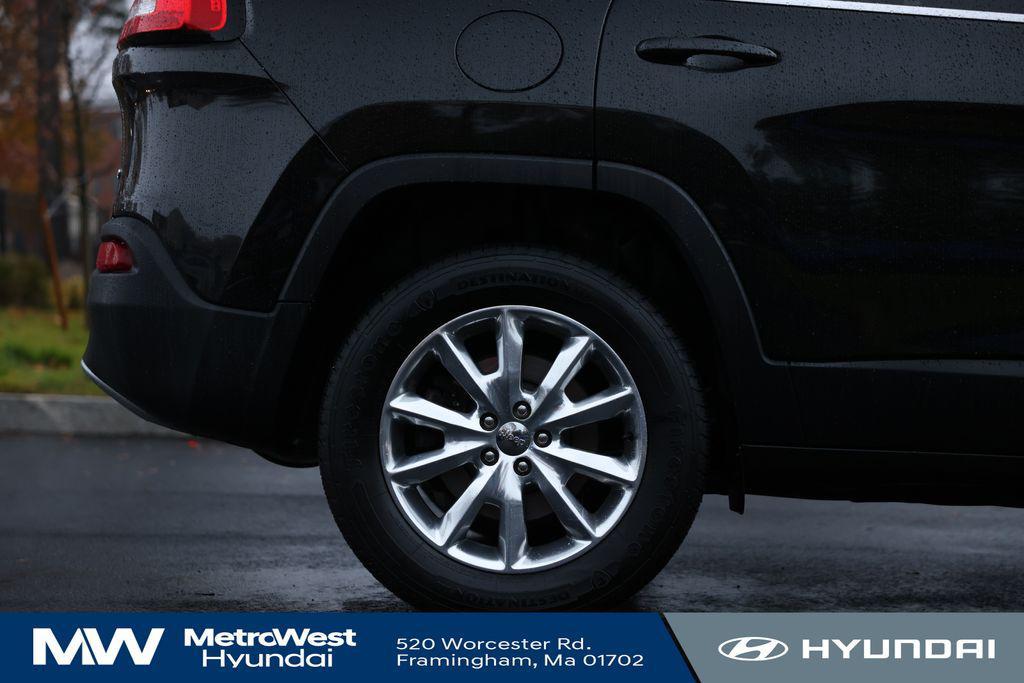 used 2015 Jeep Cherokee car, priced at $13,649