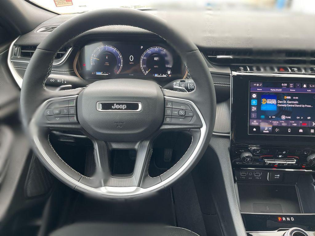 new 2025 Jeep Grand Cherokee car, priced at $39,675