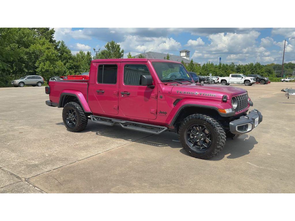 used 2024 Jeep Gladiator car, priced at $39,025