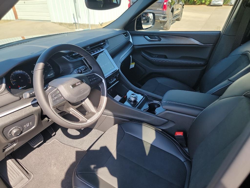 new 2025 Jeep Grand Cherokee L car, priced at $44,670