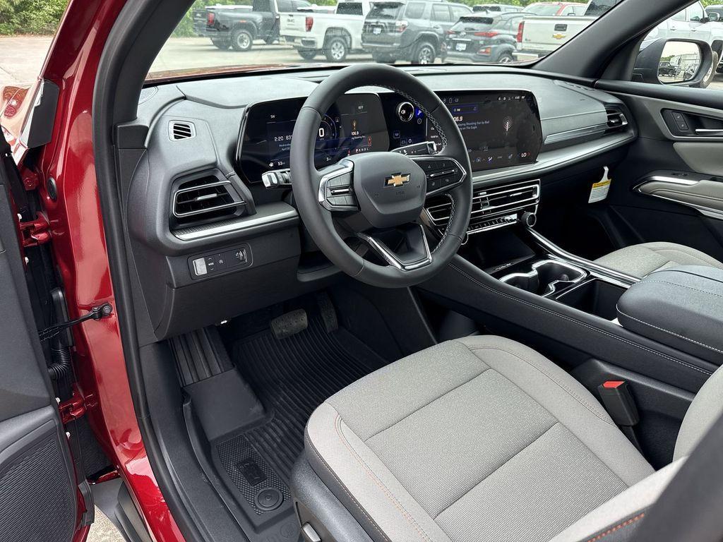 new 2025 Chevrolet Traverse car, priced at $40,965