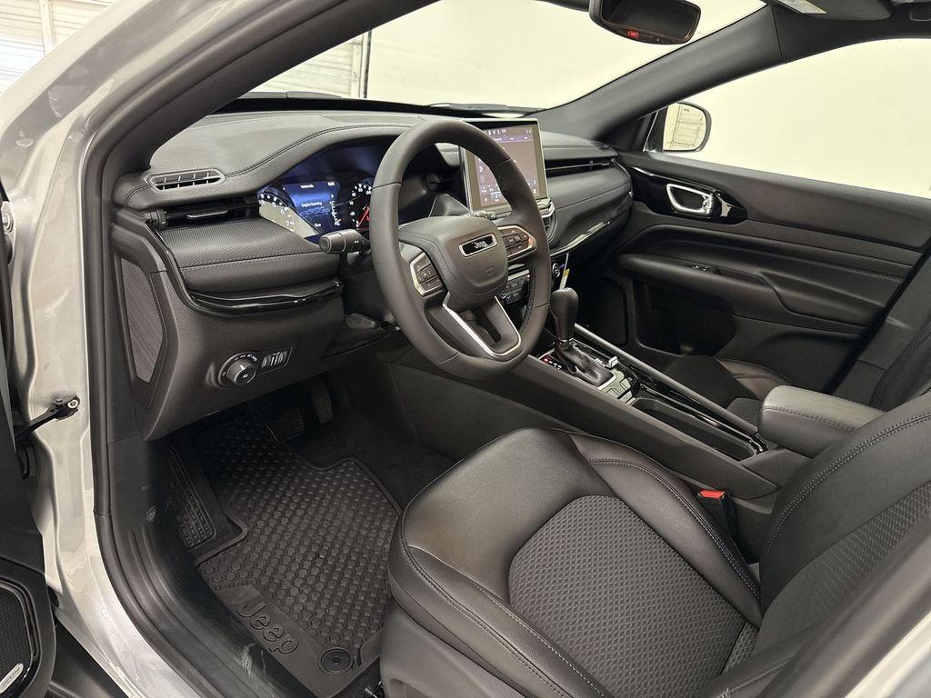 new 2025 Jeep Compass car, priced at $29,205
