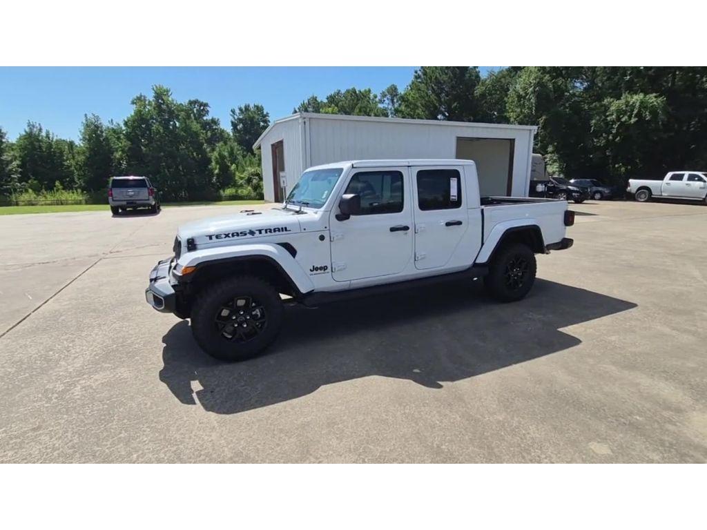 new 2025 Jeep Gladiator car, priced at $44,160