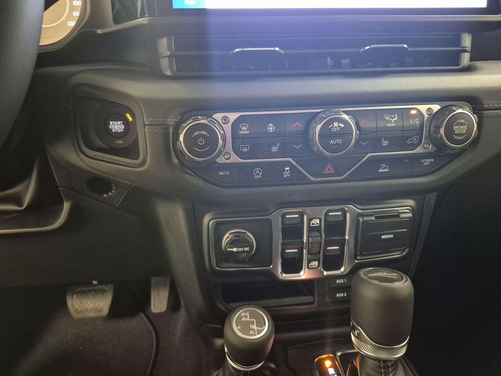 new 2025 Jeep Gladiator car, priced at $44,160