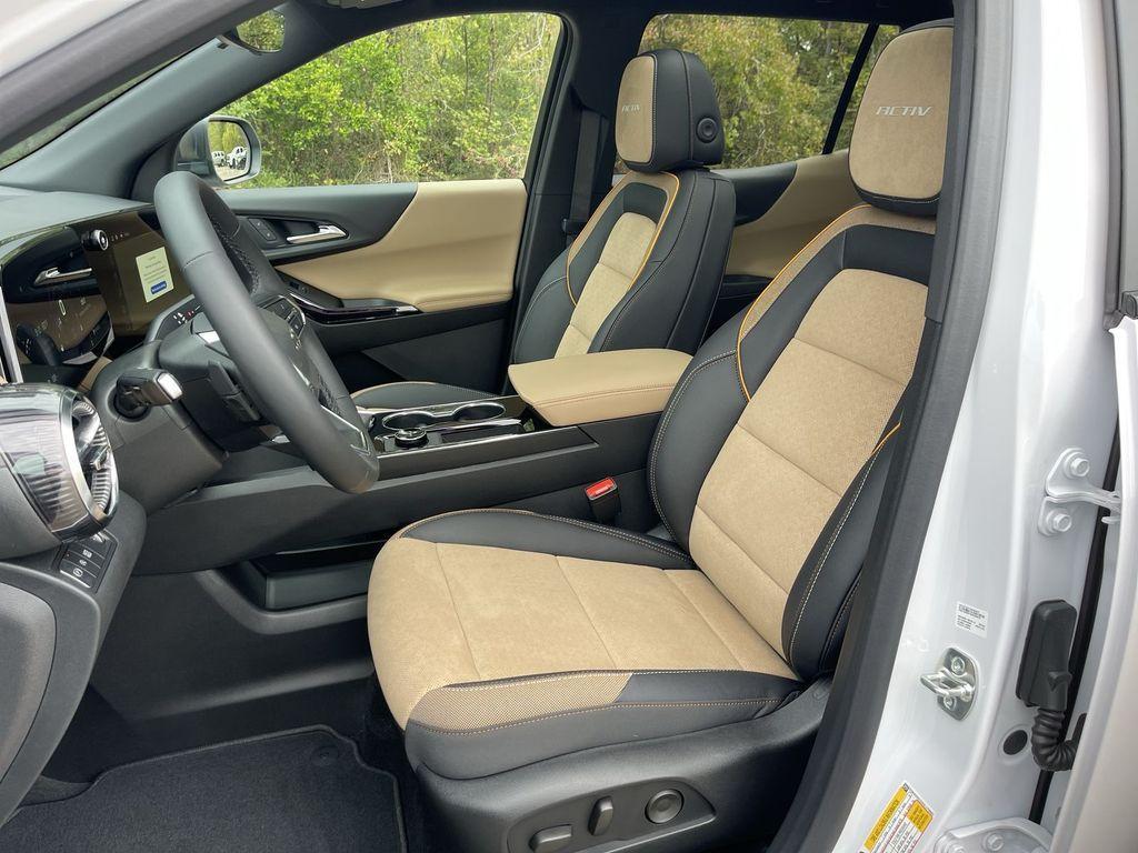 new 2025 Chevrolet Equinox car, priced at $37,703