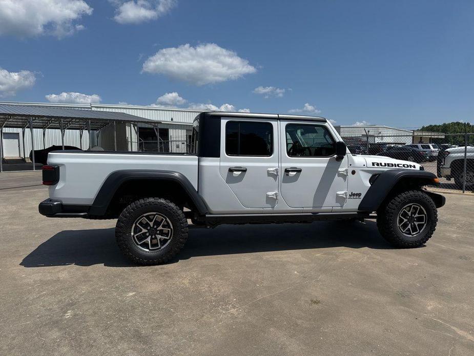 new 2024 Jeep Gladiator car, priced at $58,400