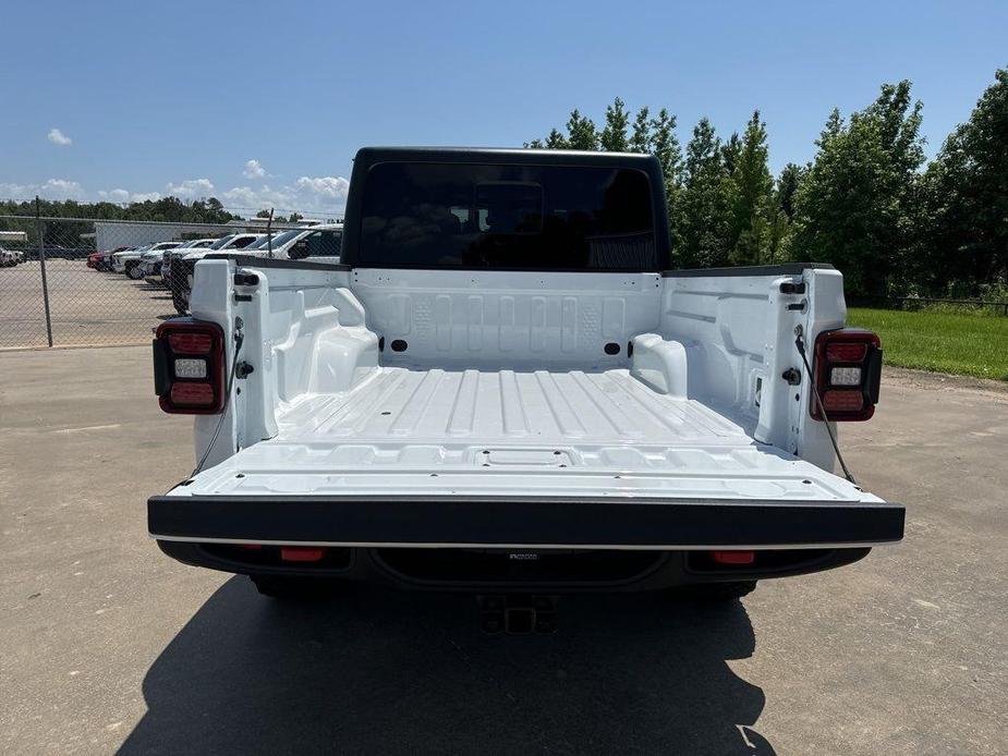 new 2024 Jeep Gladiator car, priced at $58,400