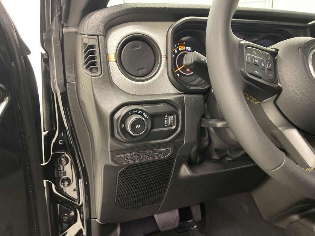 new 2025 Jeep Wrangler car, priced at $42,080