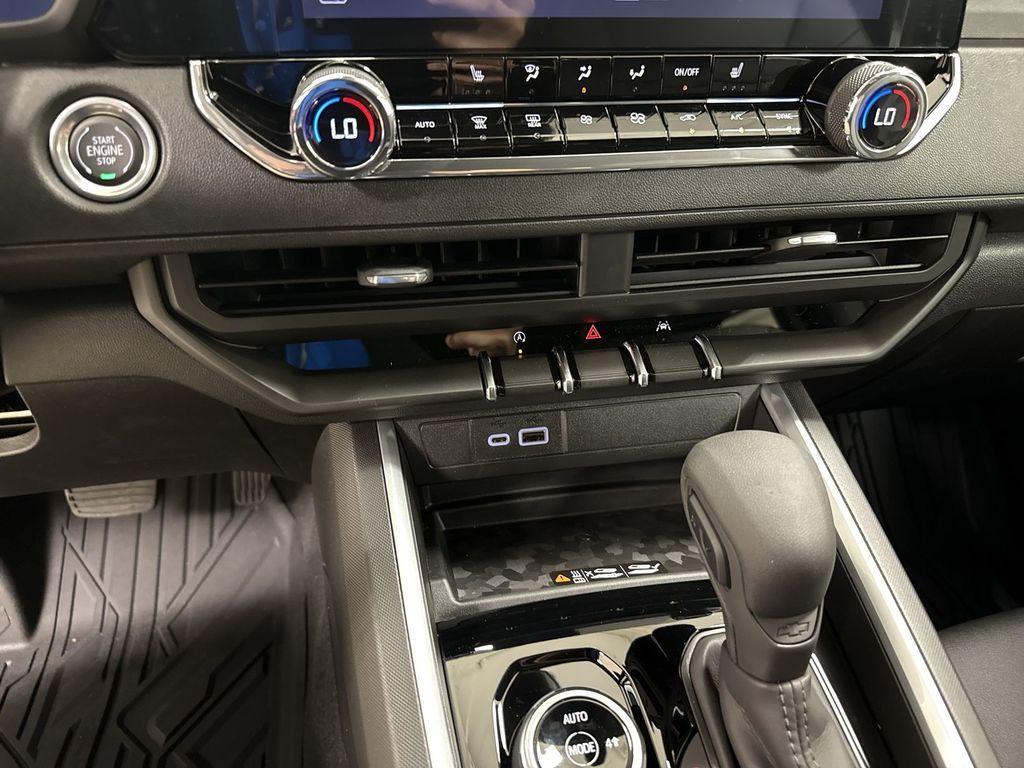 new 2025 Chevrolet Colorado car, priced at $42,295