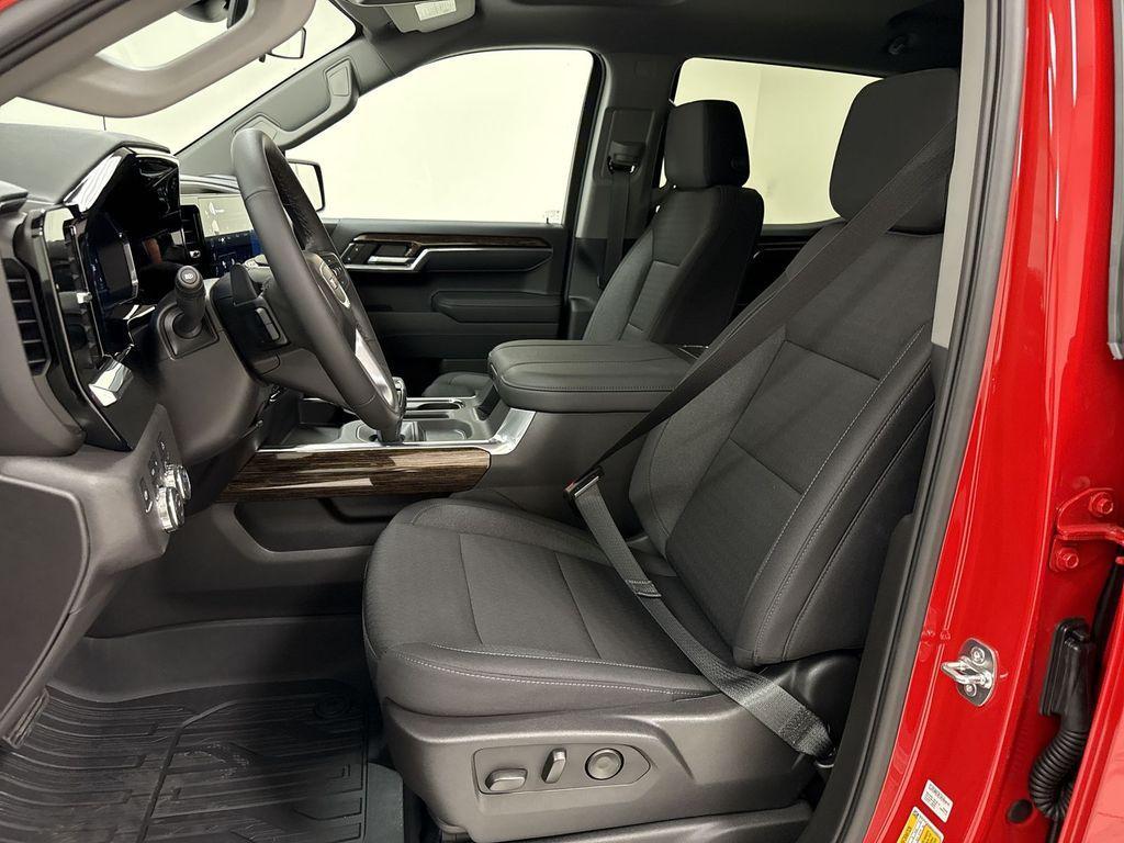new 2025 GMC Sierra 1500 car, priced at $53,695