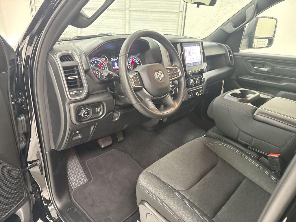 new 2025 Ram 1500 car, priced at $46,384