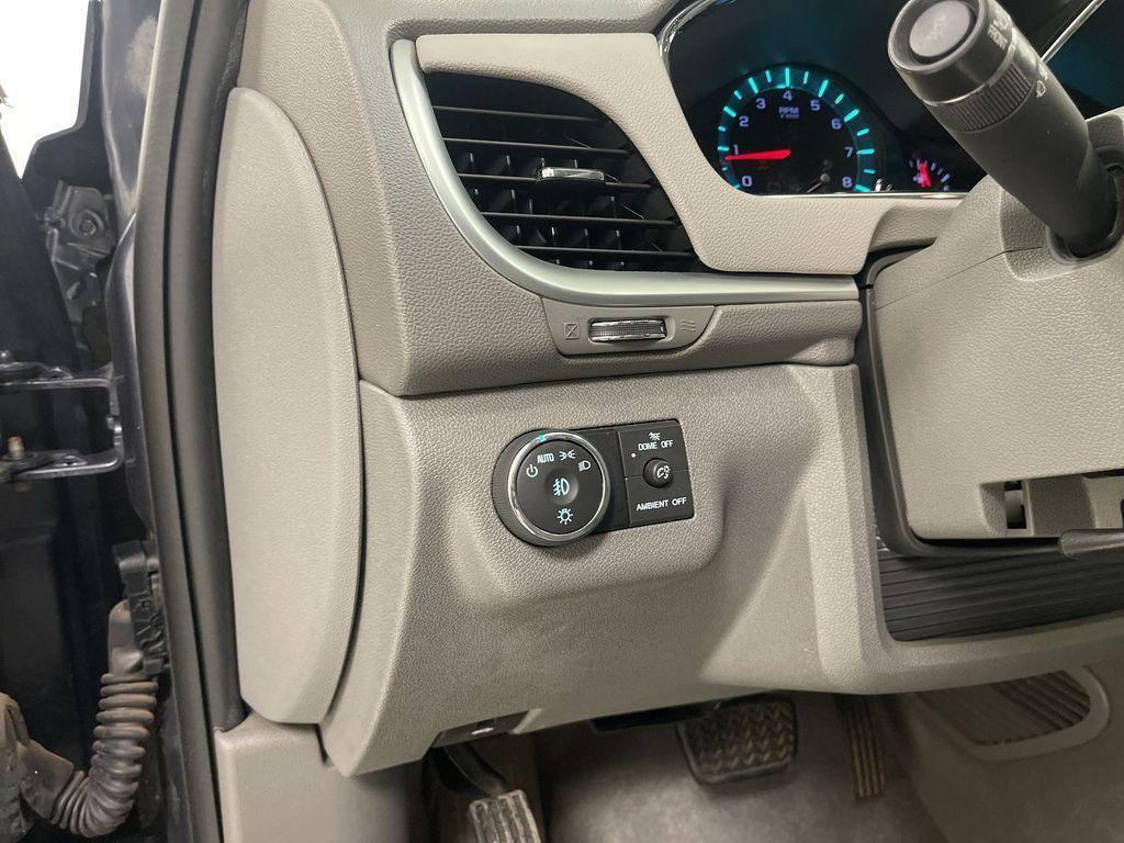 used 2013 Chevrolet Traverse car, priced at $11,490