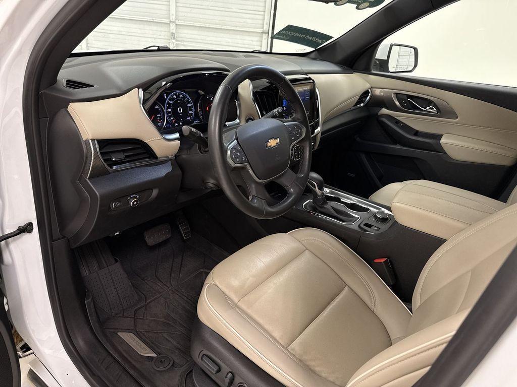 used 2023 Chevrolet Traverse car, priced at $36,950