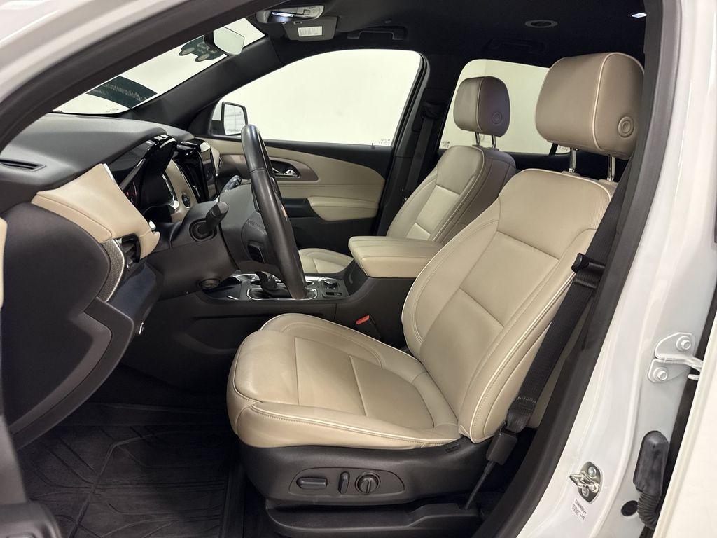 used 2023 Chevrolet Traverse car, priced at $36,950