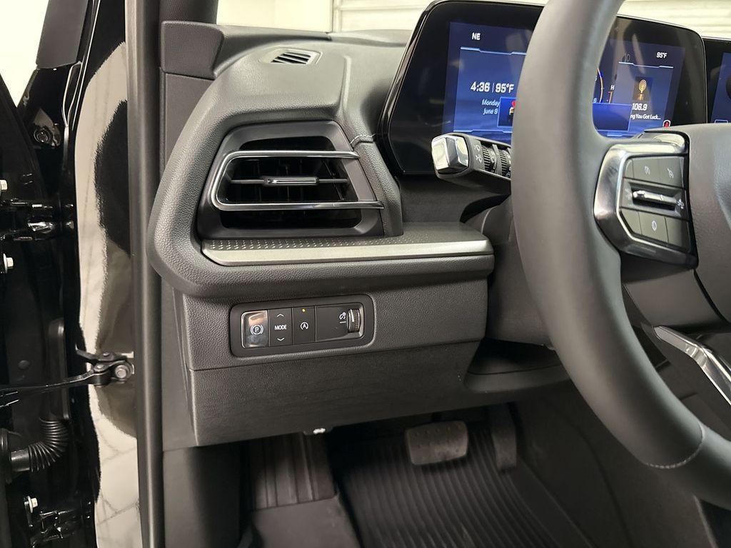 new 2025 Chevrolet Traverse car, priced at $41,711