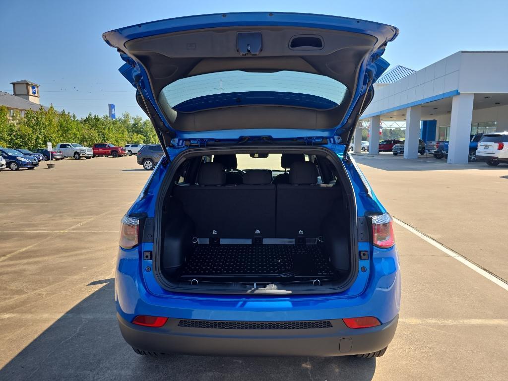 new 2025 Jeep Compass car, priced at $25,935