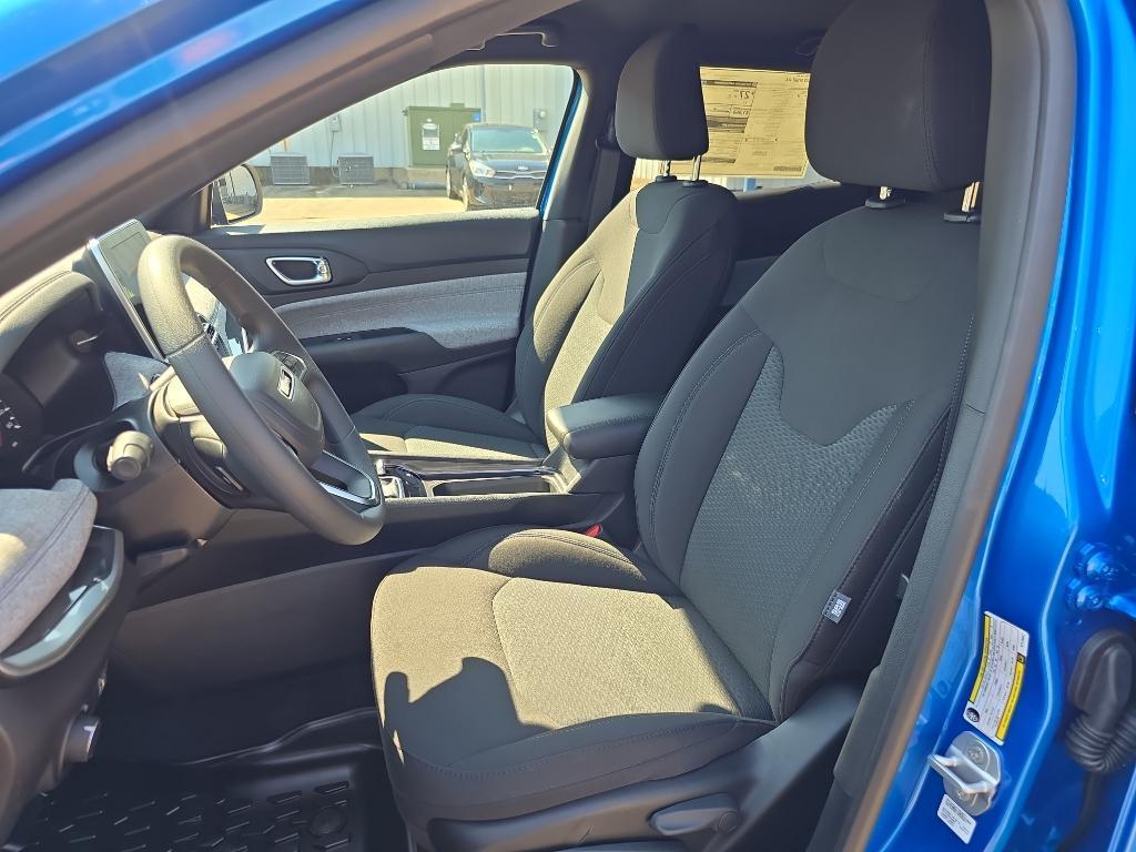 new 2025 Jeep Compass car, priced at $25,935