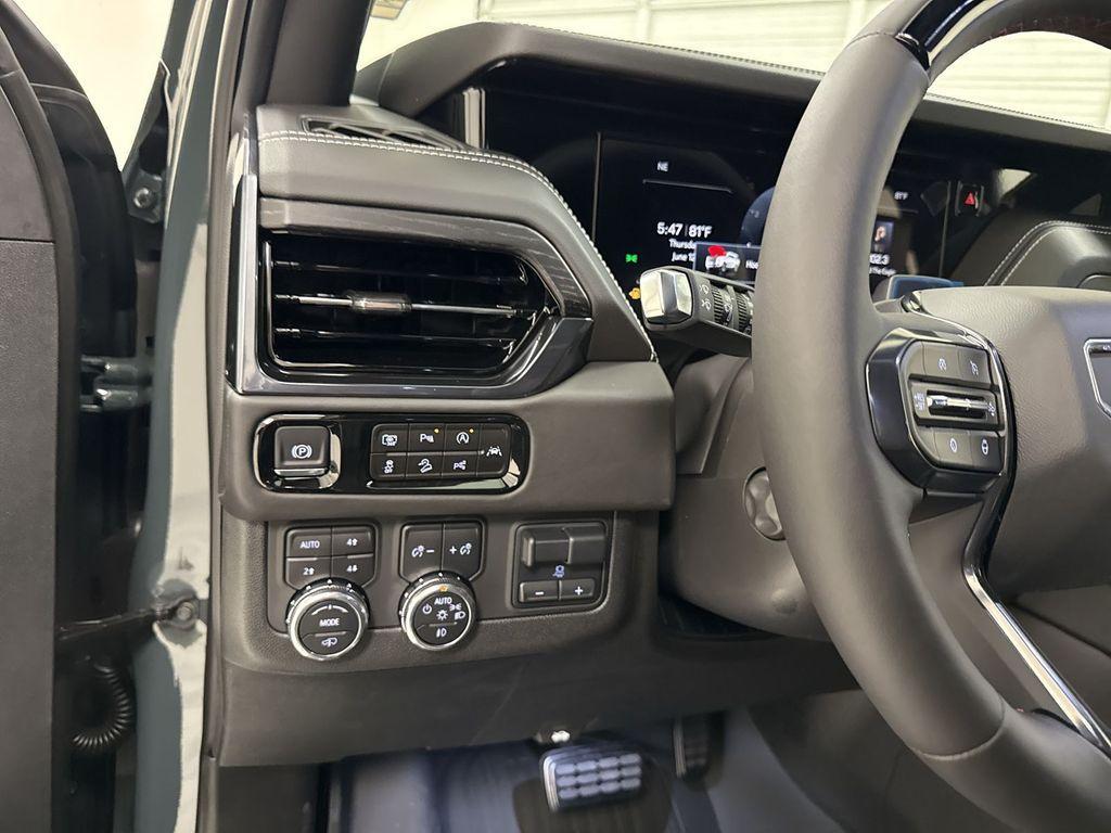 new 2025 GMC Yukon XL car, priced at $97,085