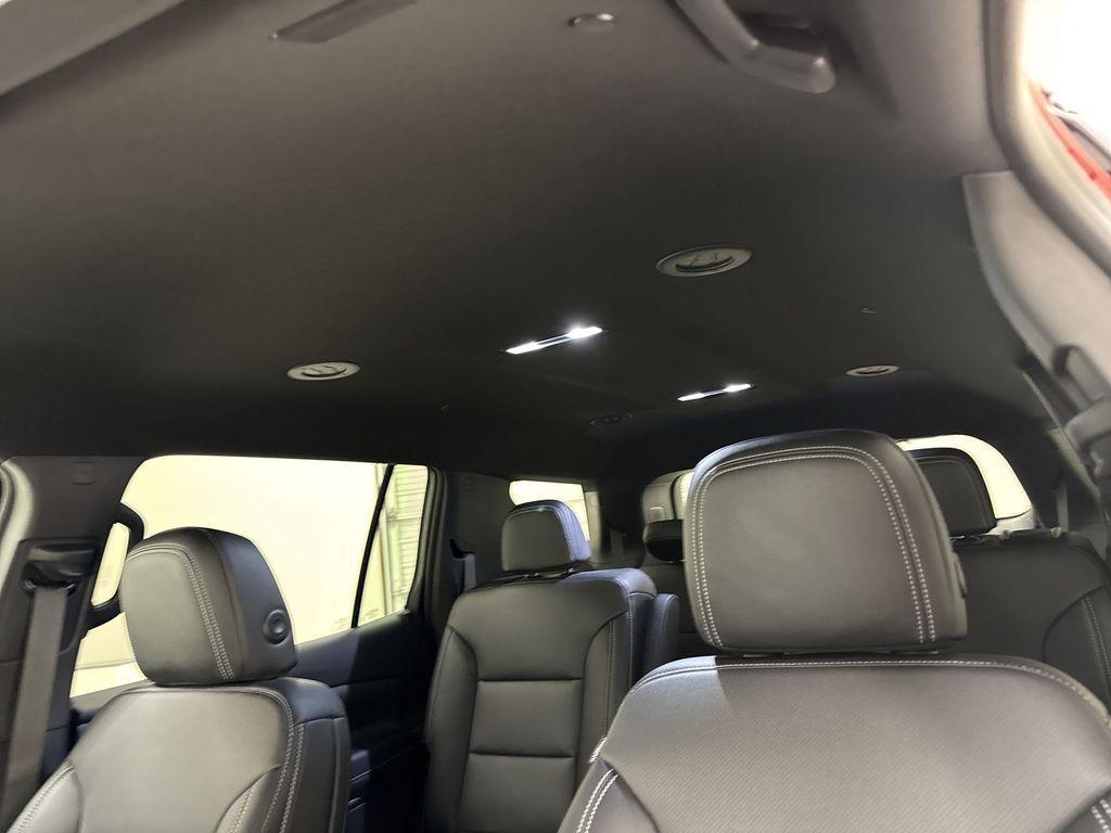 new 2025 Chevrolet Traverse car, priced at $42,175