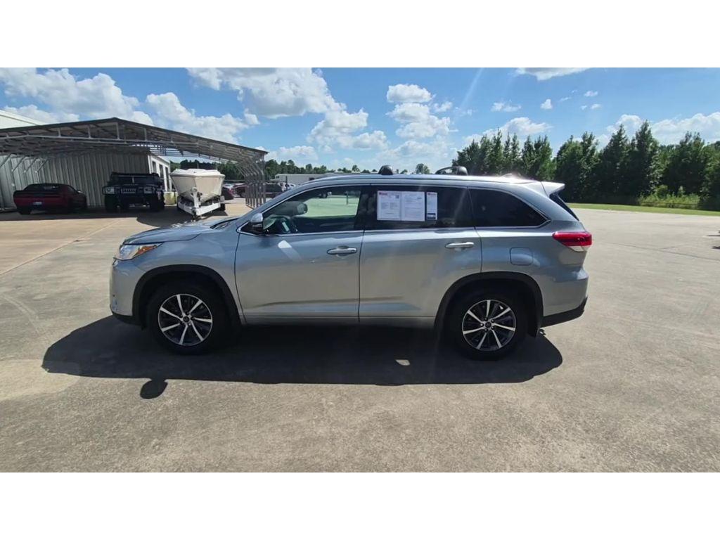 used 2017 Toyota Highlander car, priced at $29,266