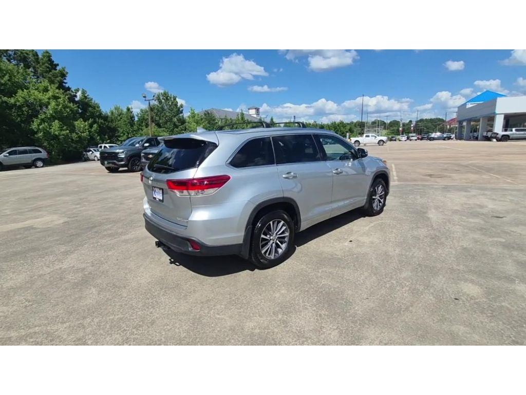 used 2017 Toyota Highlander car, priced at $29,266