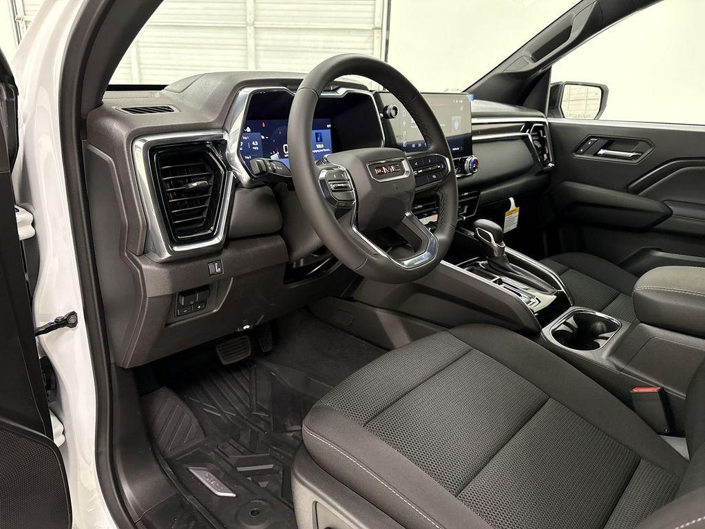 new 2025 GMC Canyon car, priced at $41,337