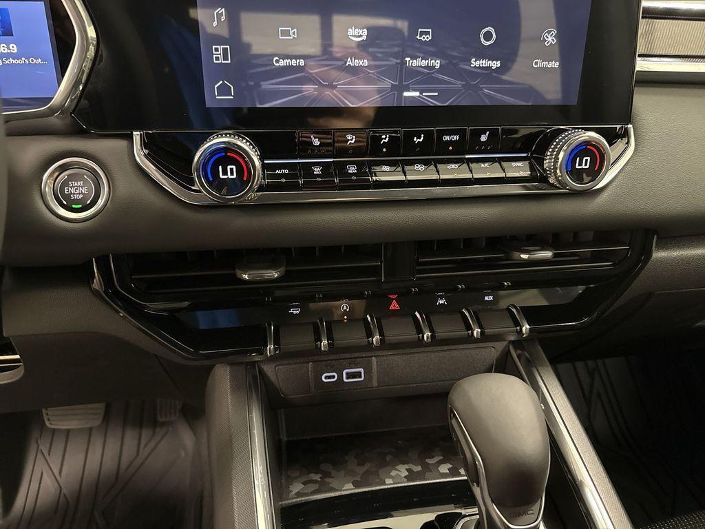 new 2025 GMC Canyon car, priced at $41,337