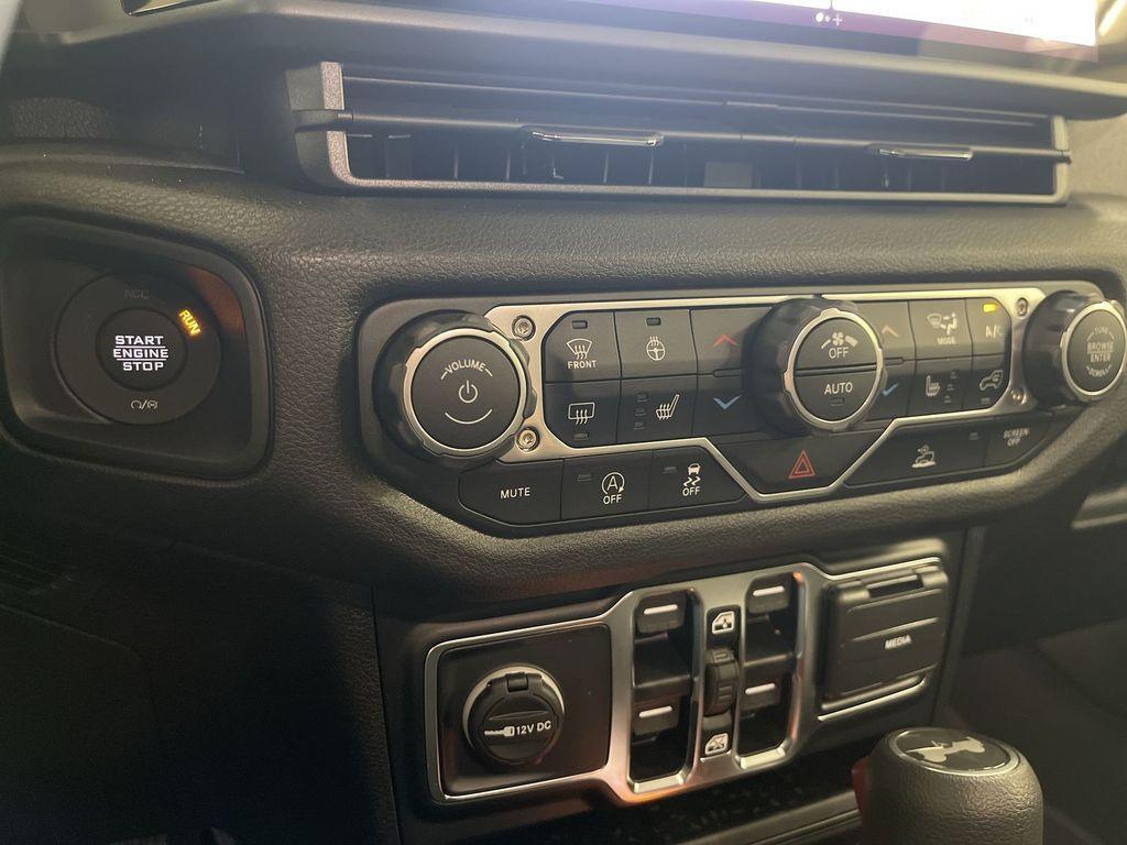new 2025 Jeep Wrangler car, priced at $41,500