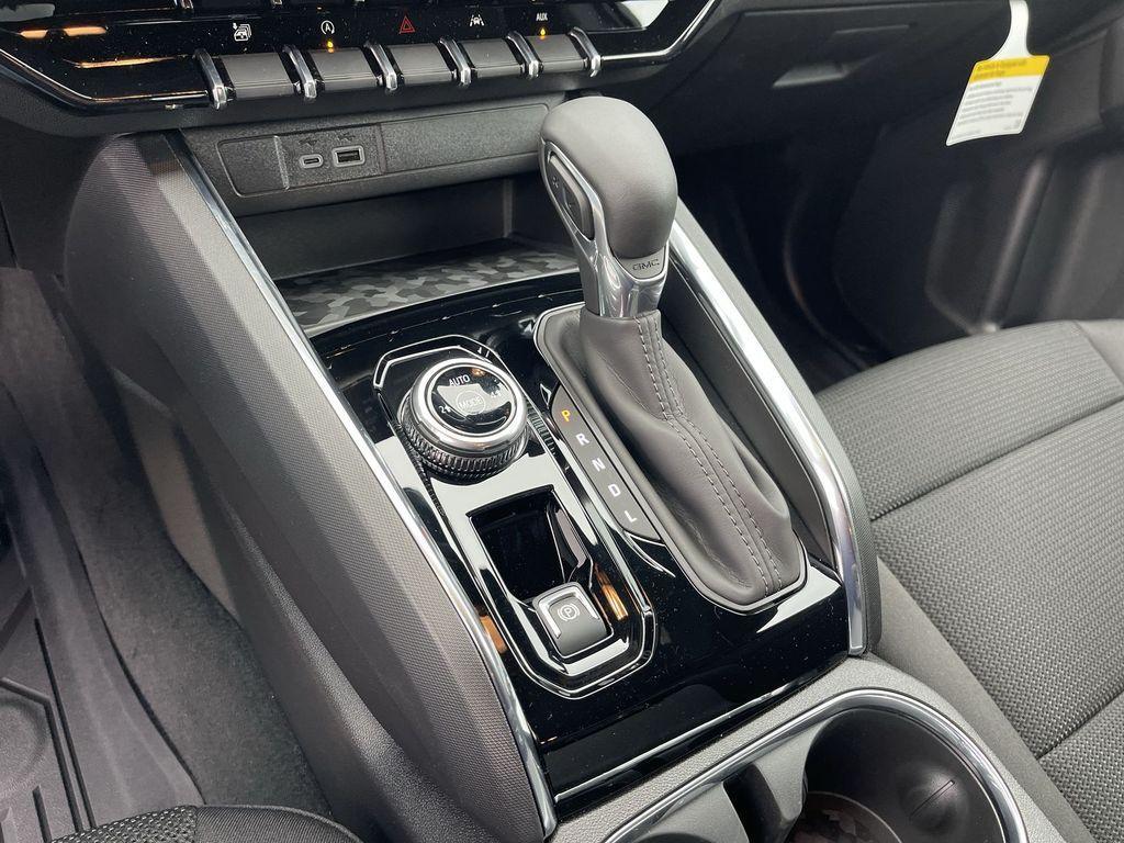 new 2025 GMC Canyon car, priced at $41,495