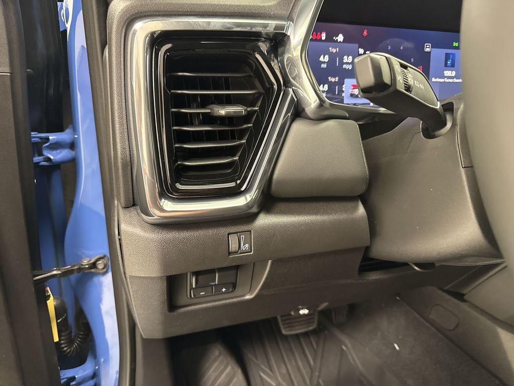 new 2025 GMC Canyon car, priced at $41,787
