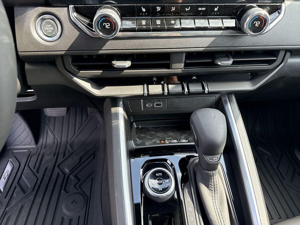 new 2025 Chevrolet Colorado car, priced at $45,935