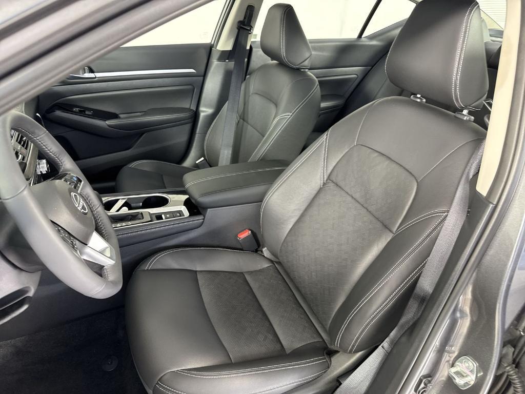 new 2025 Nissan Altima car, priced at $32,048