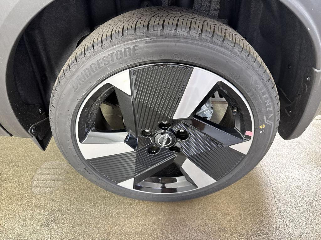 new 2025 Nissan Kicks car, priced at $23,663