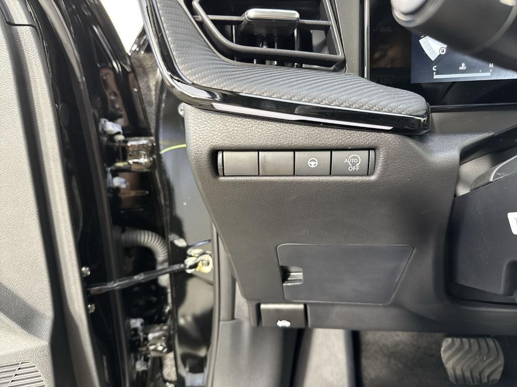 new 2025 Nissan Kicks car, priced at $23,663