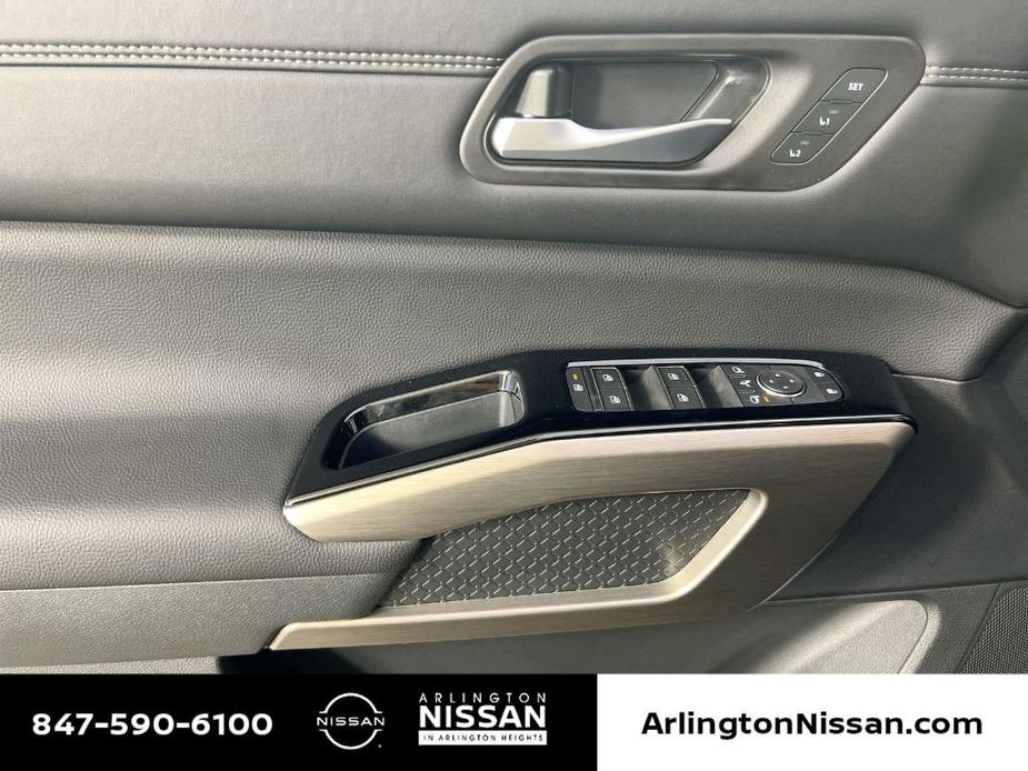 new 2025 Nissan Pathfinder car, priced at $46,211