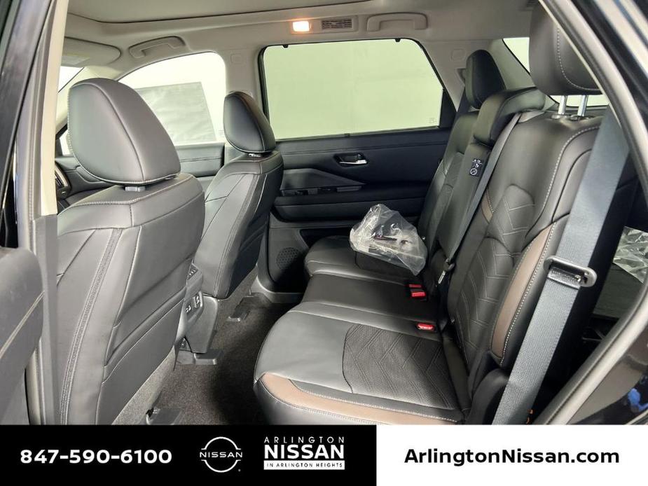 new 2025 Nissan Pathfinder car, priced at $46,211