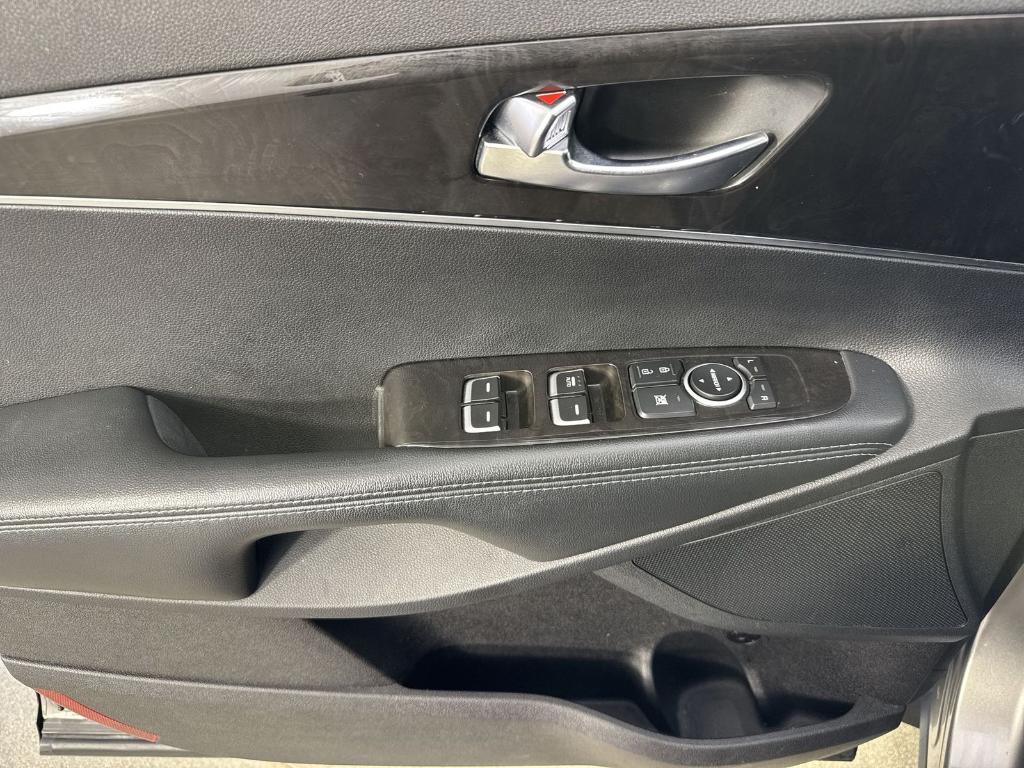 used 2018 Kia Sorento car, priced at $13,326