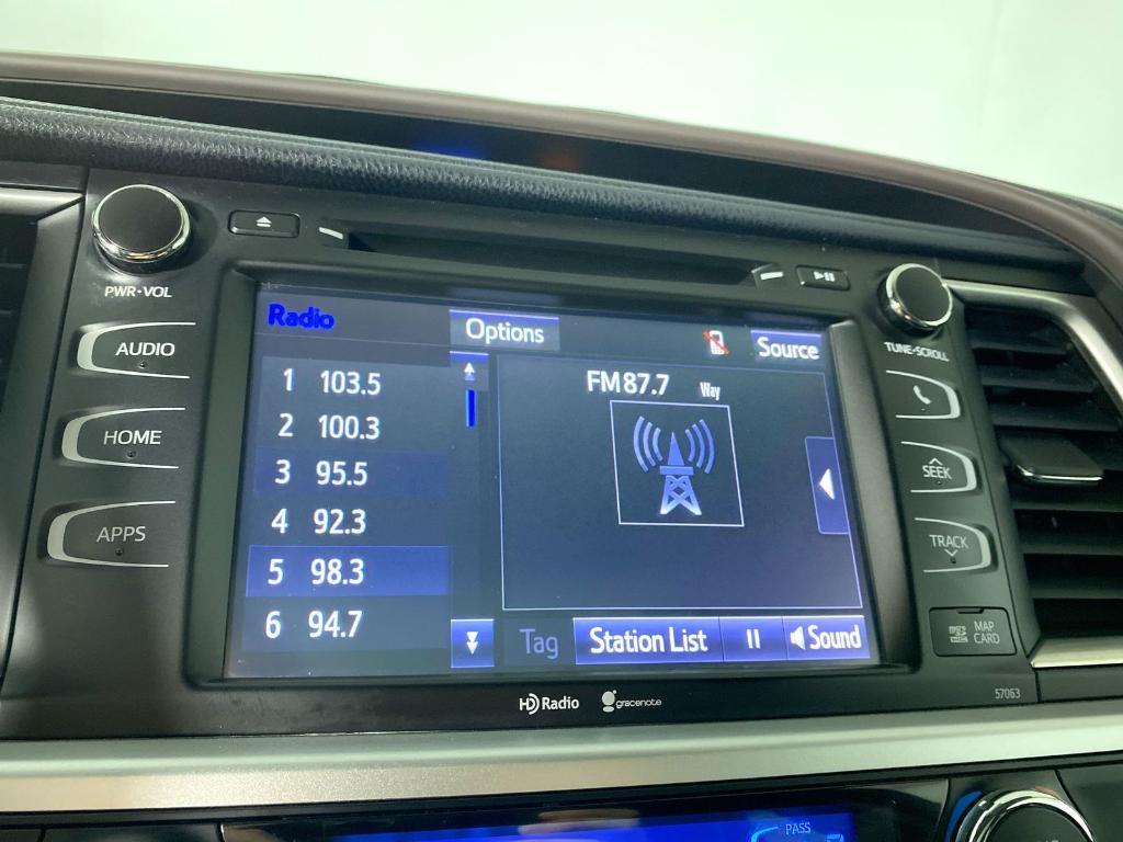 used 2015 Toyota Highlander car, priced at $19,126