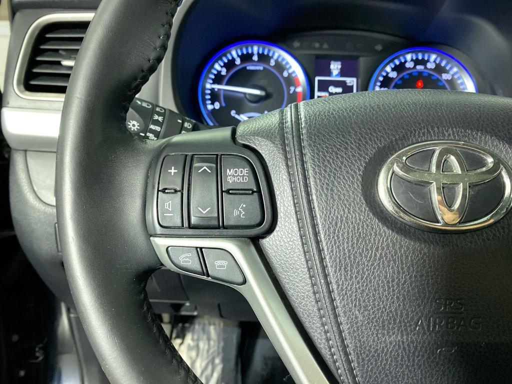 used 2015 Toyota Highlander car, priced at $19,126