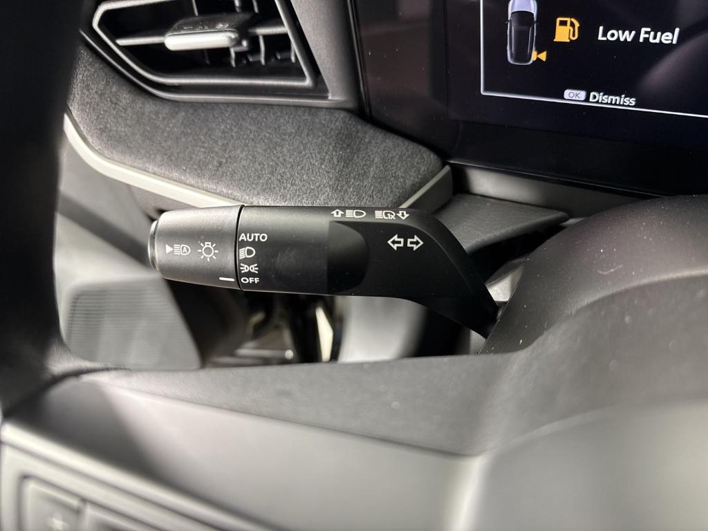new 2025 Nissan Kicks car, priced at $24,684