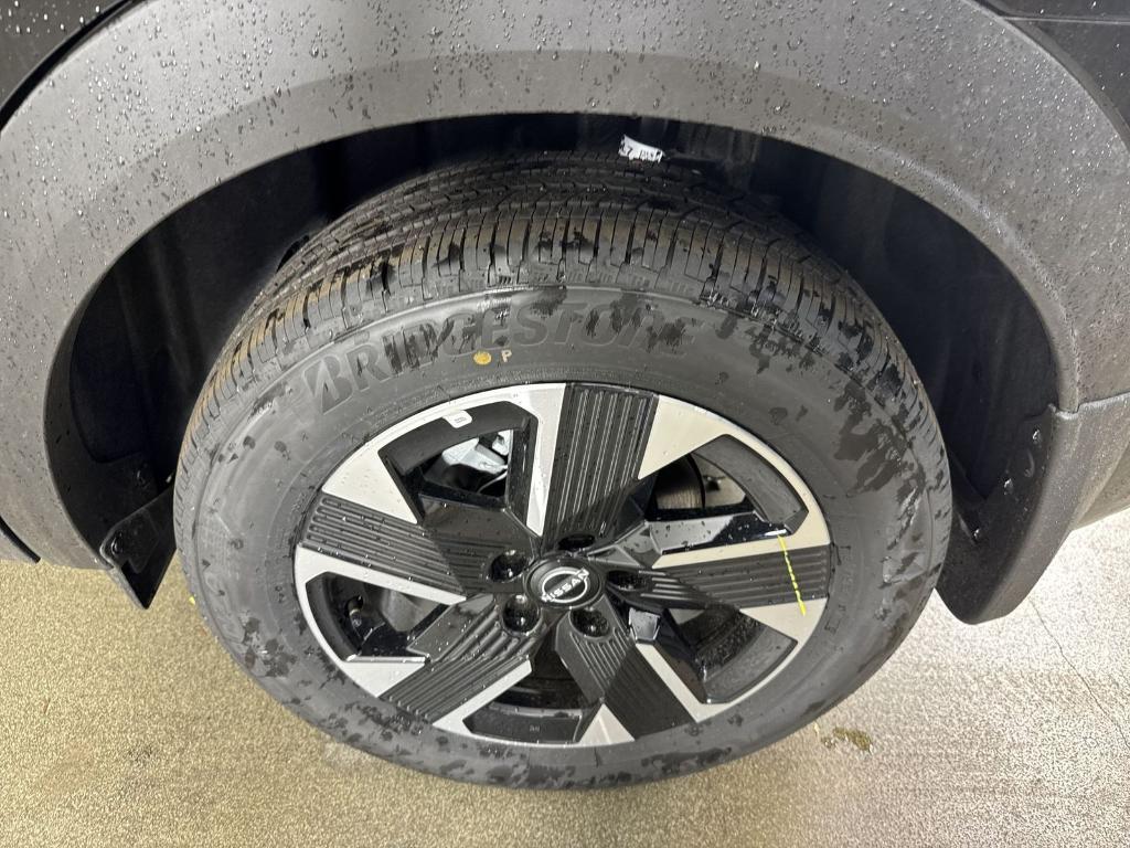 new 2025 Nissan Kicks car, priced at $21,184