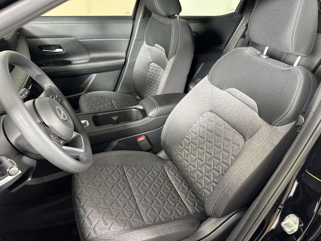 new 2025 Nissan Kicks car, priced at $21,184