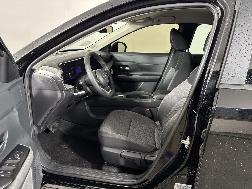 new 2025 Nissan Kicks car, priced at $21,184