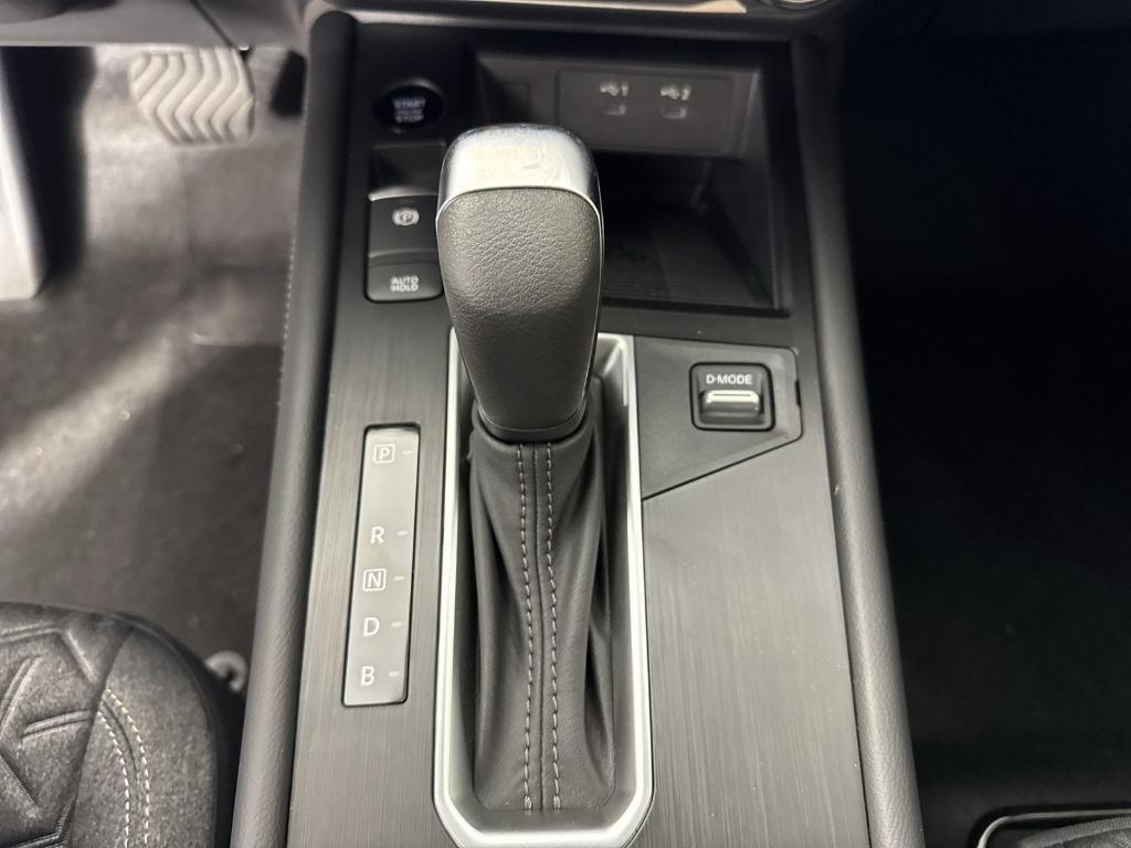 new 2025 Nissan Kicks car, priced at $24,684