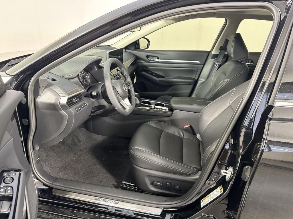 new 2025 Nissan Altima car, priced at $31,601